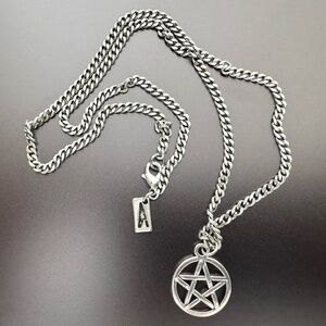 Endora Silver Pentagram Necklace - Regal Rose